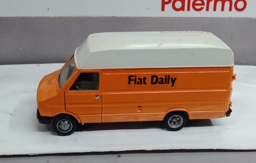 Old cars fiat iveco - 1/43,