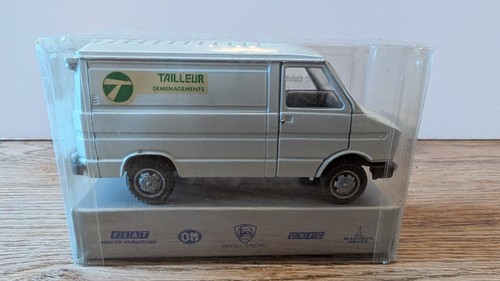 Vecchie auto furgone fiat - 1/43,